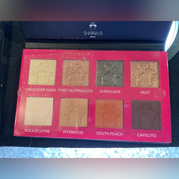 ⭐️SHAINA B.
MIAM
eye shadow palette - Picture 4 of 5